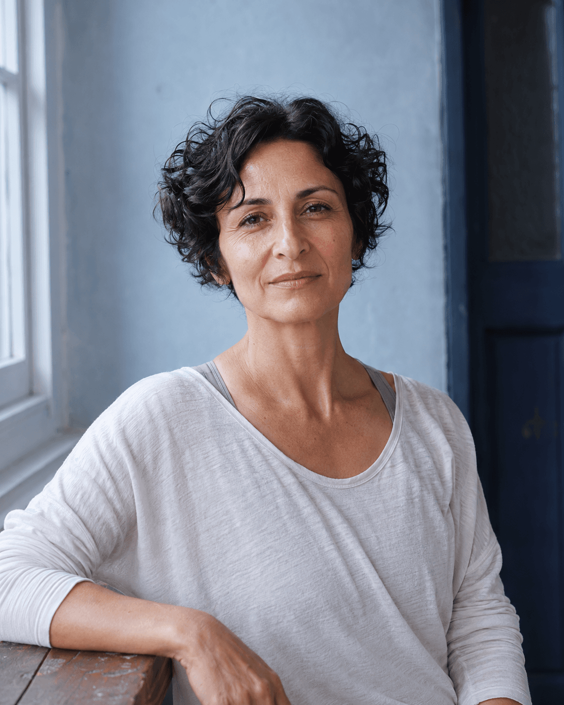 Portrait of Ines Karadag, founder and yoga teacher